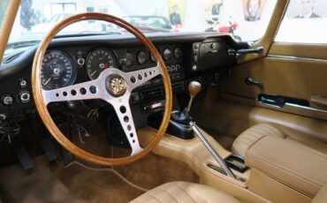 Jaguar-XKE-1971-Classic-Car-30