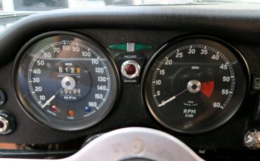 Jaguar-XKE-1971-Classic-Car-33