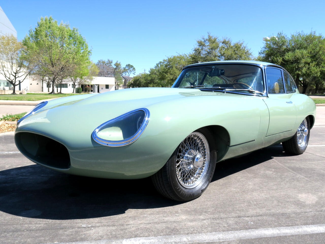 Jaguar-XKE-1971-Classic-Car-5