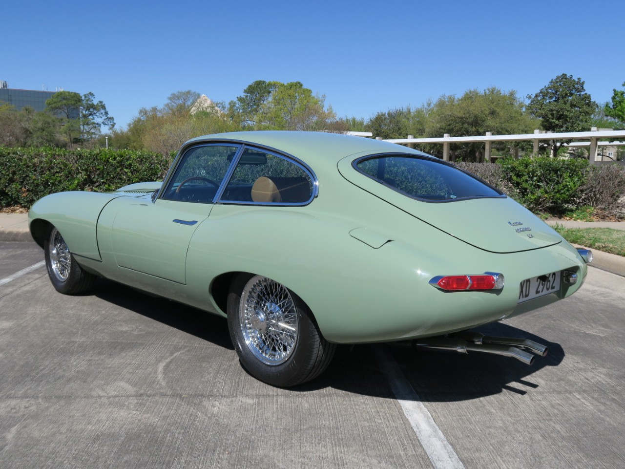 Jaguar-XKE-1971-Classic-Car-7
