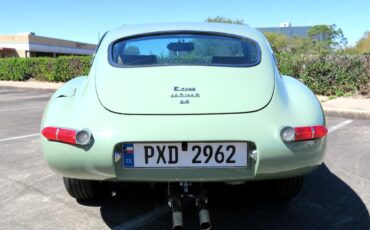 Jaguar-XKE-1971-Classic-Car-9