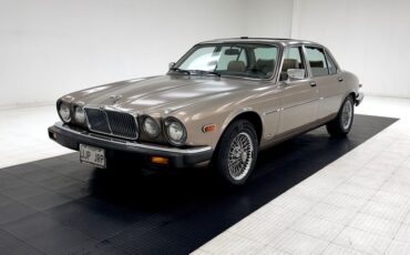 Jaguar-Xj6-1986-Antelope-Metallic-Doeskin-10
