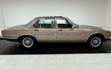 Jaguar-Xj6-1986-Antelope-Metallic-Doeskin-12