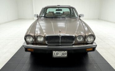 Jaguar-Xj6-1986-Antelope-Metallic-Doeskin-14
