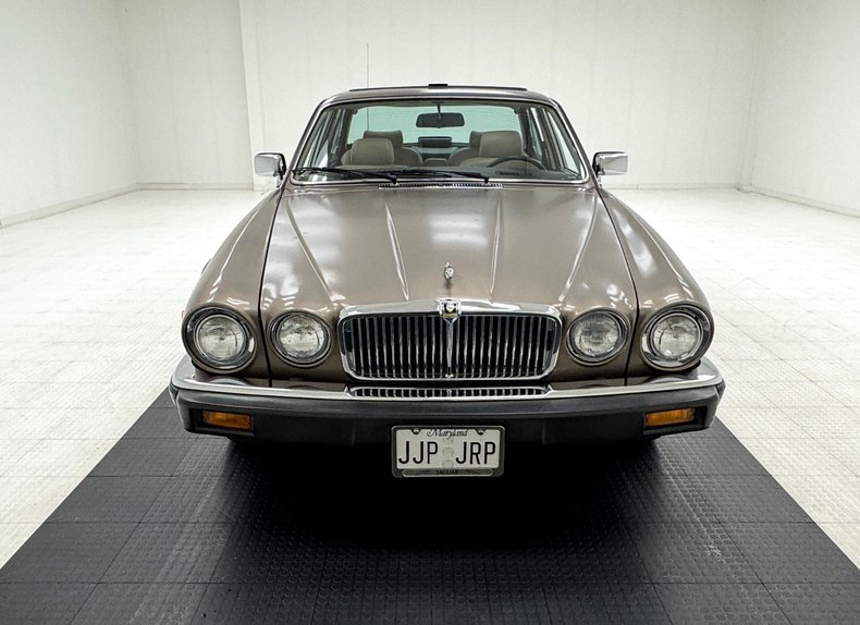 Jaguar-Xj6-1986-Antelope-Metallic-Doeskin-14