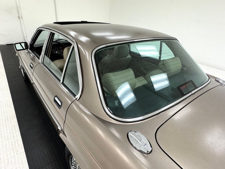 Jaguar-Xj6-1986-Antelope-Metallic-Doeskin-20