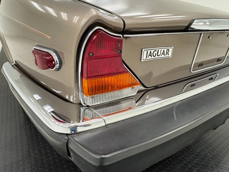 Jaguar-Xj6-1986-Antelope-Metallic-Doeskin-22