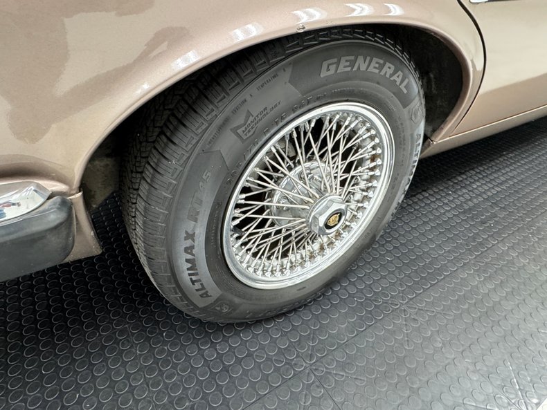Jaguar-Xj6-1986-Antelope-Metallic-Doeskin-24