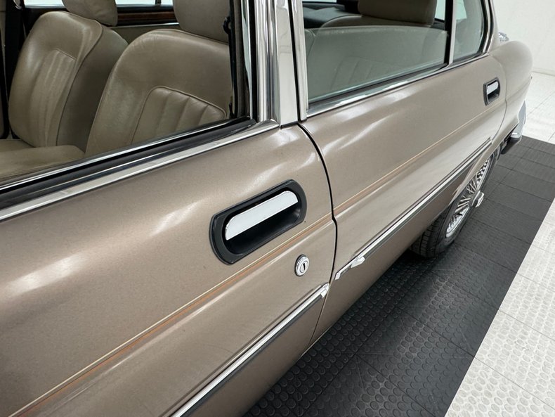 Jaguar-Xj6-1986-Antelope-Metallic-Doeskin-3
