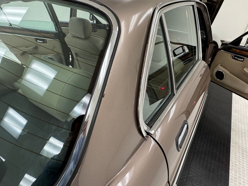 Jaguar-Xj6-1986-Antelope-Metallic-Doeskin-32