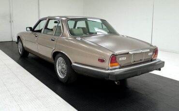 Jaguar-Xj6-1986-Antelope-Metallic-Doeskin