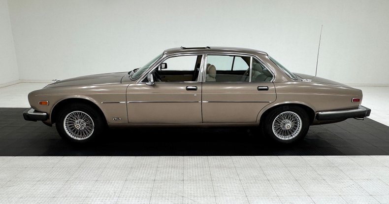 Jaguar-Xj6-1986-Antelope-Metallic-Doeskin-45