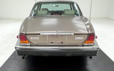 Jaguar-Xj6-1986-Antelope-Metallic-Doeskin-46