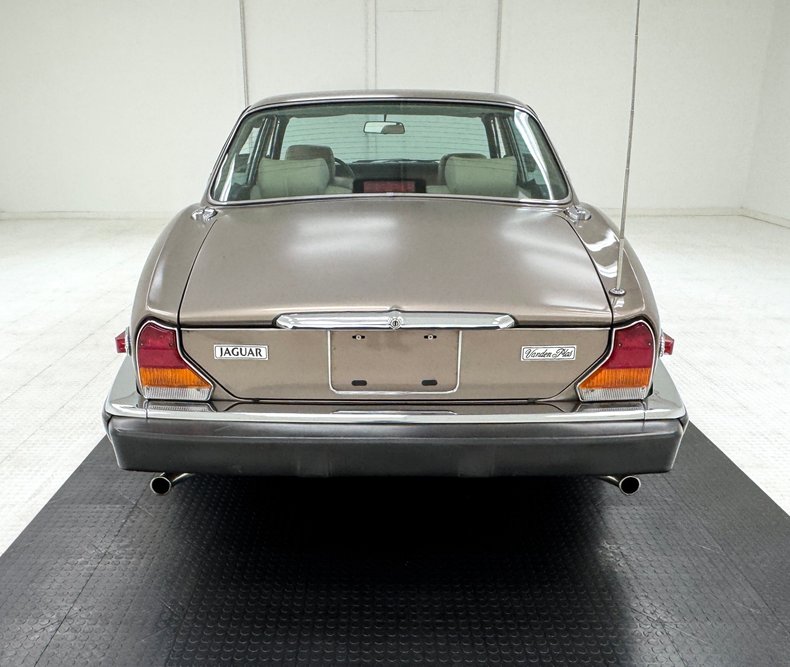 Jaguar-Xj6-1986-Antelope-Metallic-Doeskin-46