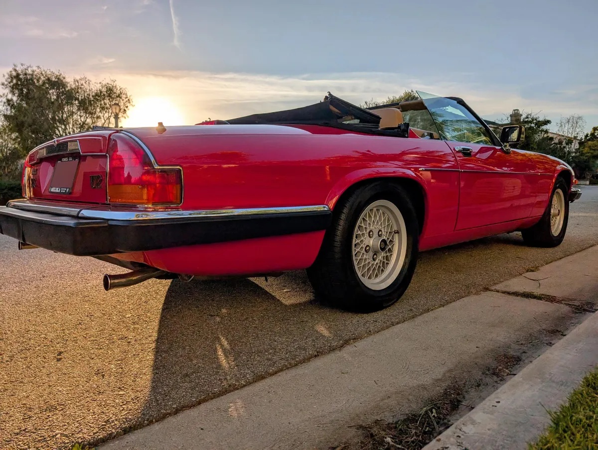 Jaguar-Xjs-1989-Red-Tan-11