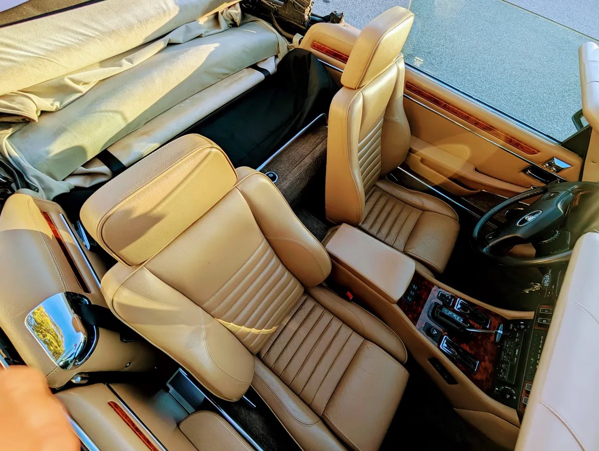 Jaguar-Xjs-1989-Red-Tan-12