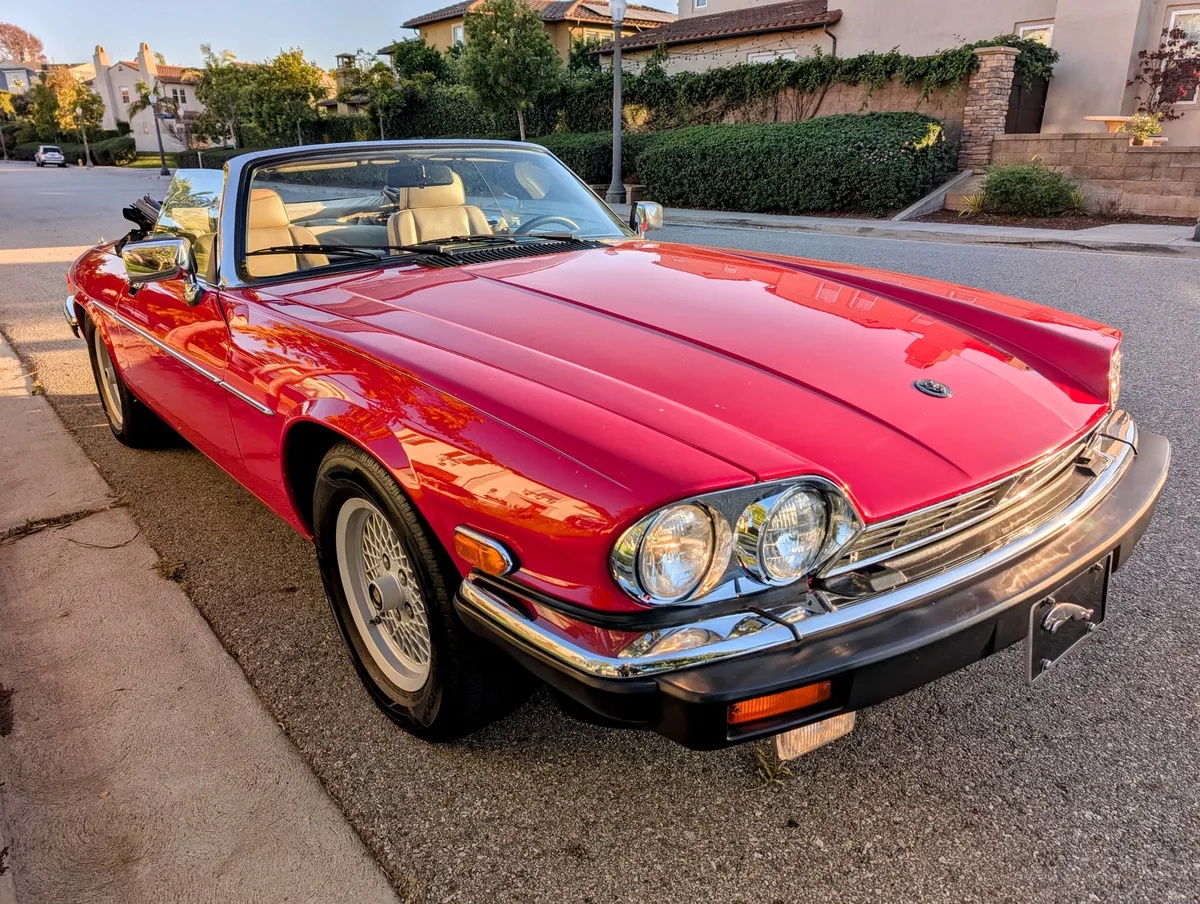 Jaguar-Xjs-1989-Red-Tan