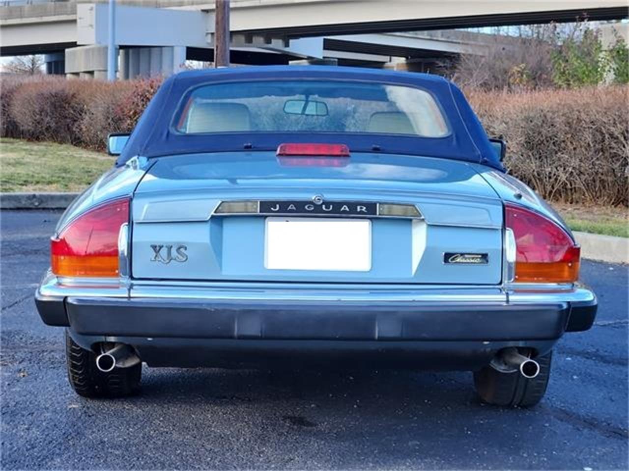 Jaguar-Xjs-1990-BLUE-TAN-10