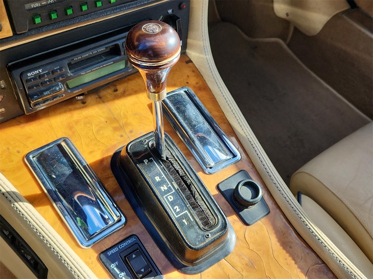 Jaguar-Xjs-1990-BLUE-TAN-14