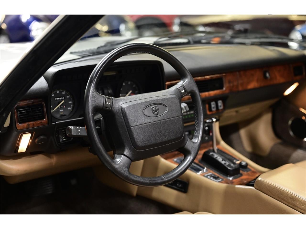 Jaguar-Xjs-1990-White-Beige-19