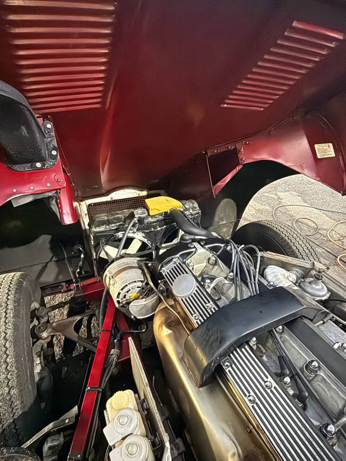 Jaguar-e-type-1971-10