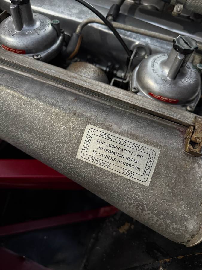 Jaguar-e-type-1971-13