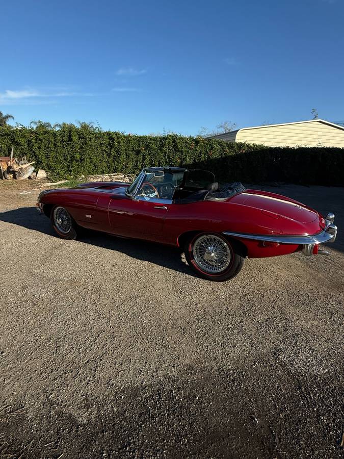 Jaguar-e-type-1971-2