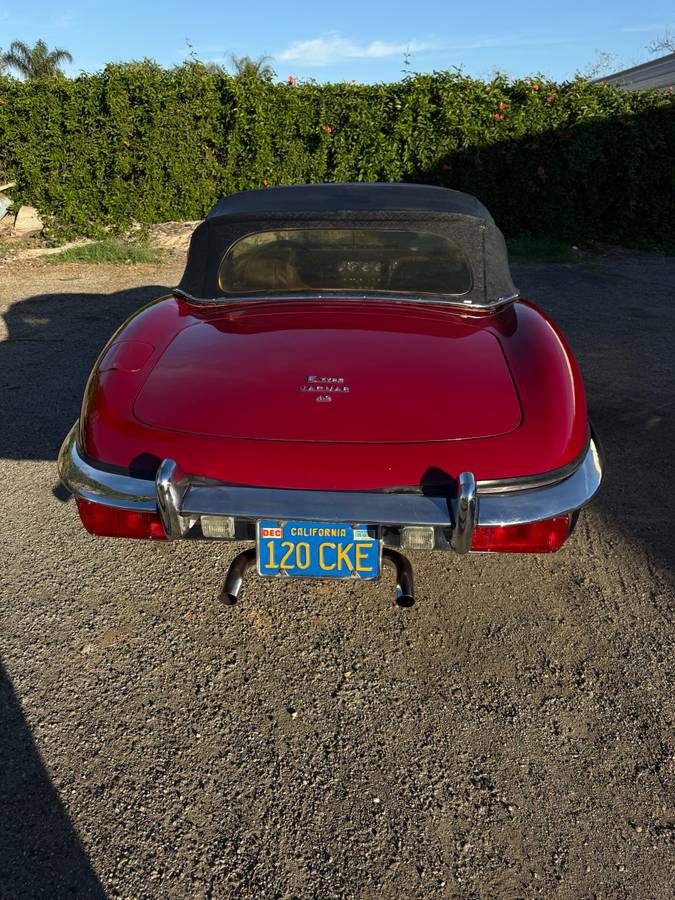 Jaguar-e-type-1971-4