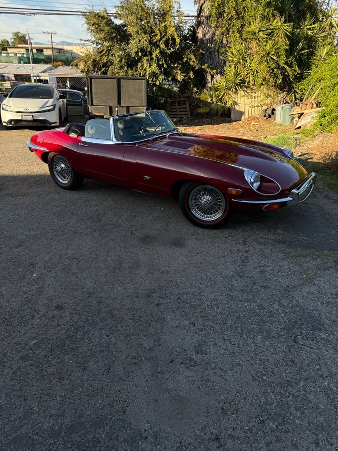 Jaguar-e-type-1971-5