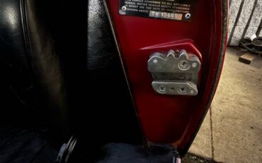 Jaguar-e-type-1971-8