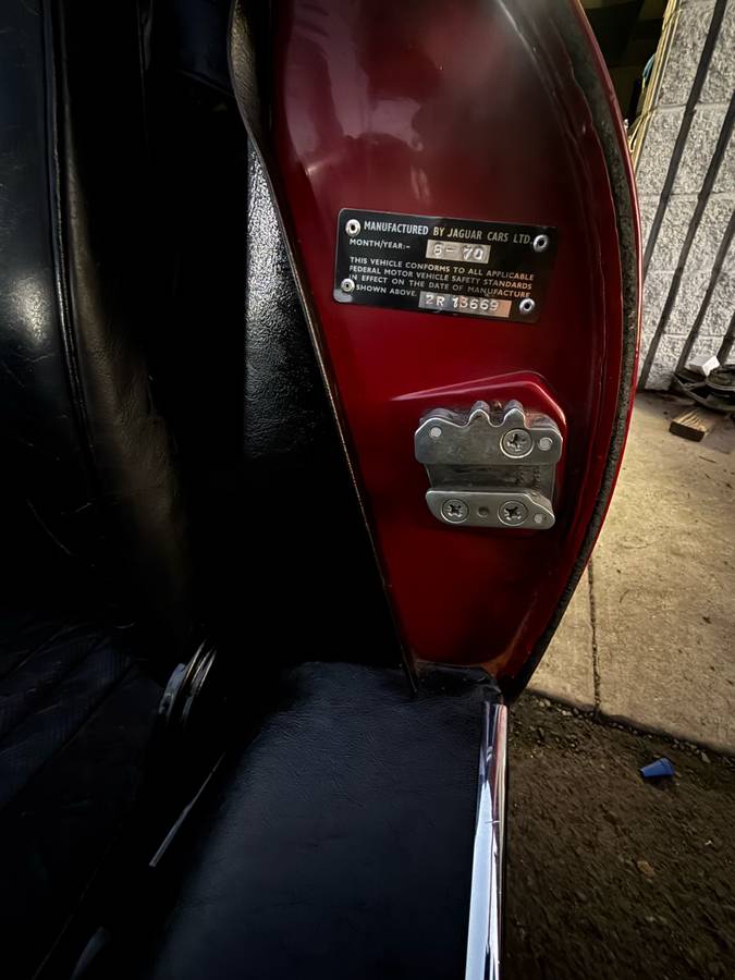 Jaguar-e-type-1971-8