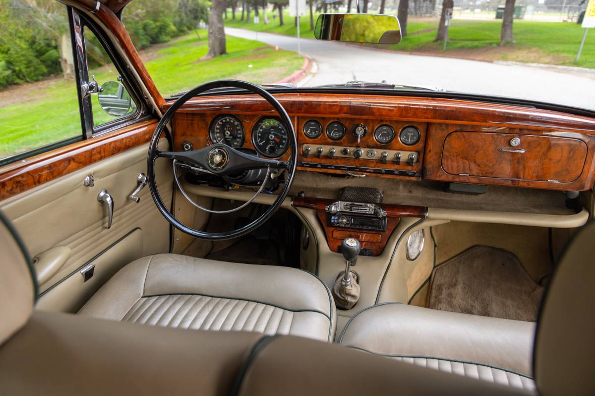 Jaguar-s-type-1965-green-19