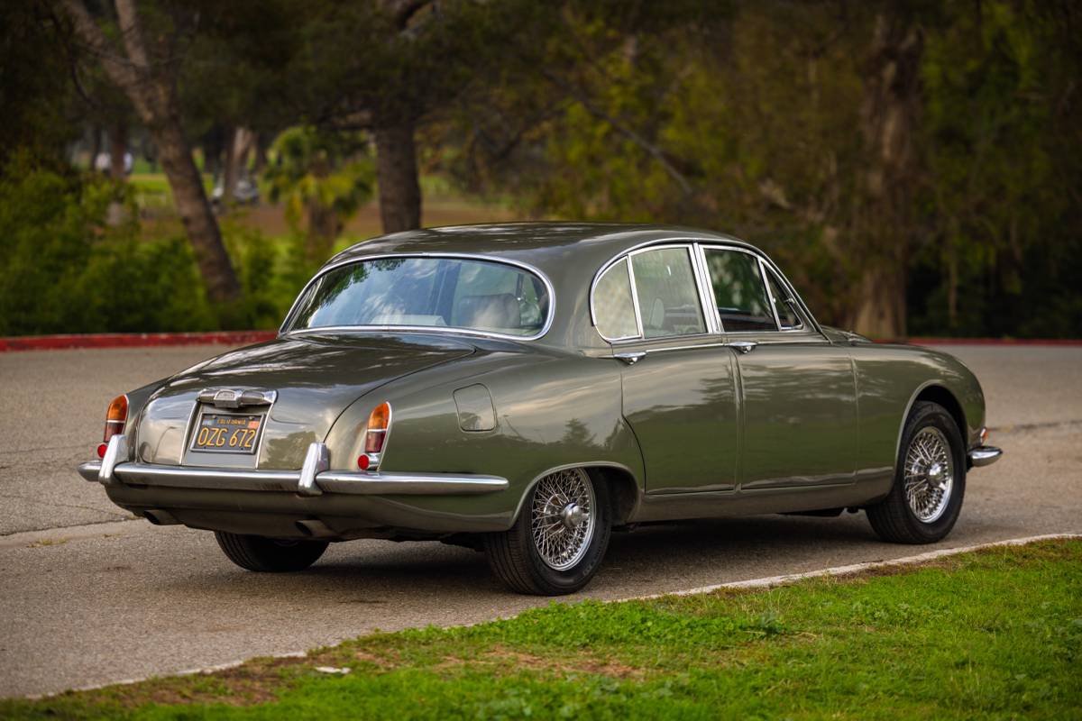 Jaguar-s-type-1965-green-8
