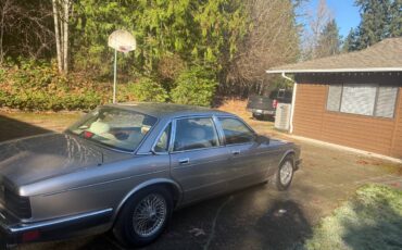 Jaguar-vanden-plas-1988-2