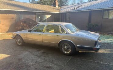 Jaguar-vanden-plas-1988