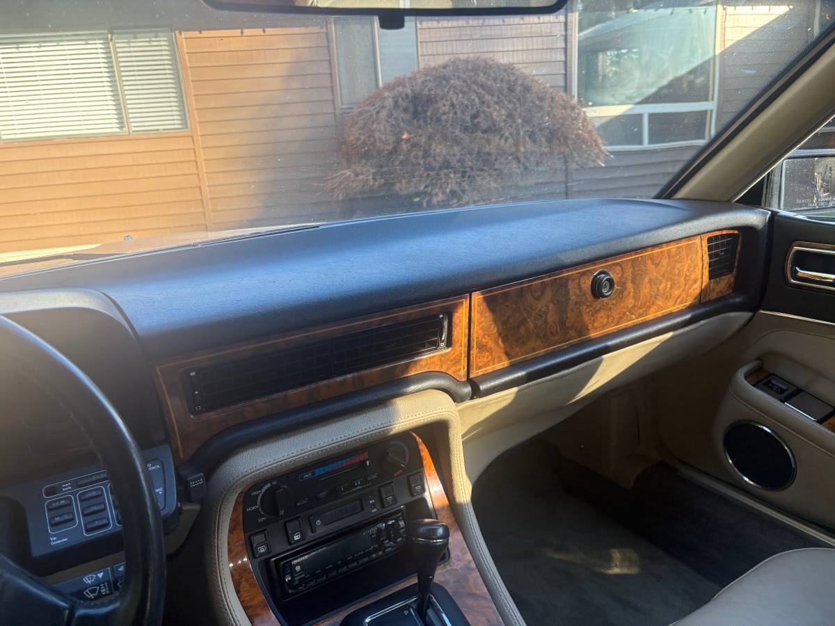 Jaguar-vanden-plas-1988-6