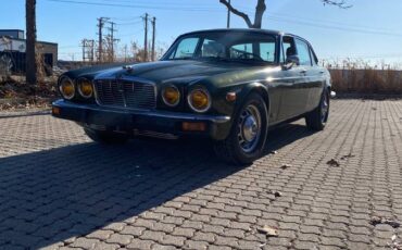 Jaguar-xj-1977-green-13