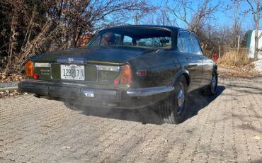 Jaguar-xj-1977-green