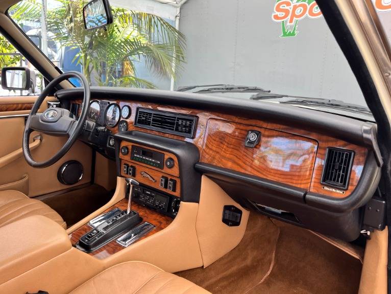 Jaguar-xj-series-1987-13