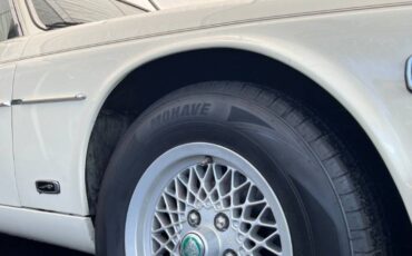 Jaguar-xj-series-1987-15