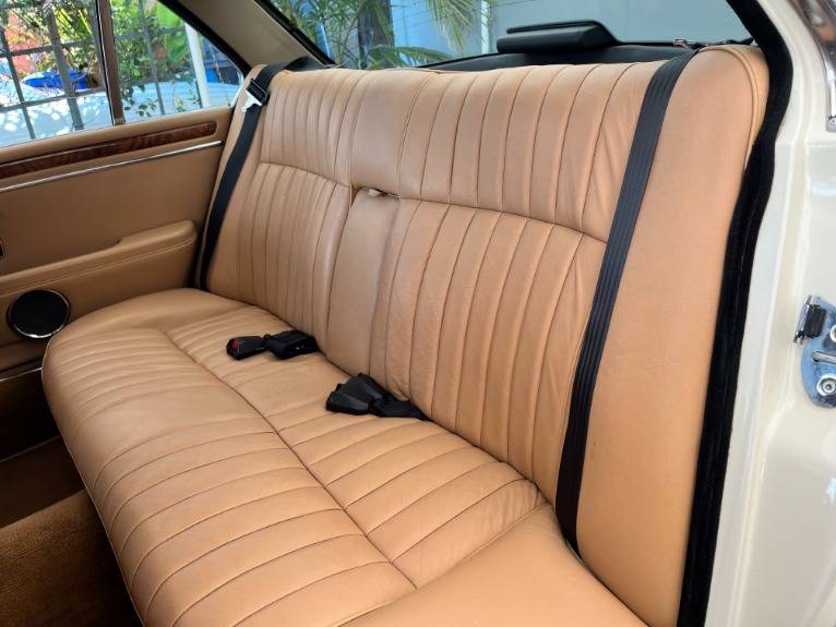 Jaguar-xj-series-1987-18