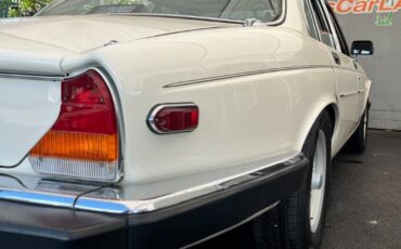 Jaguar-xj-series-1987-3