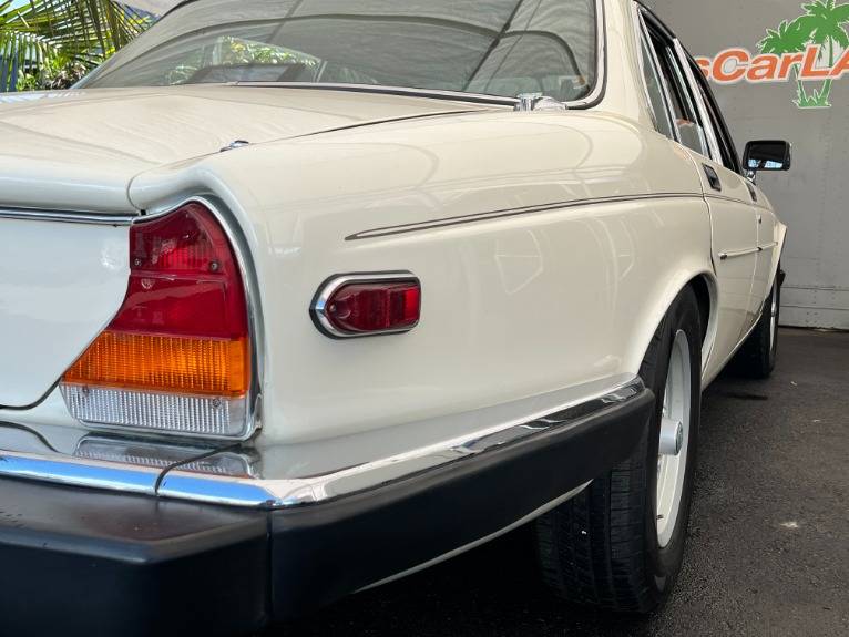 Jaguar-xj-series-1987-3