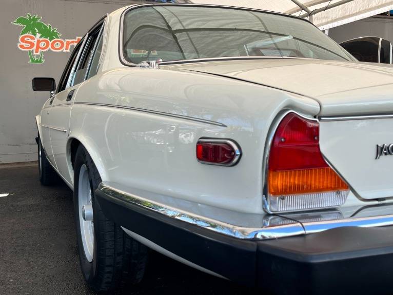 Jaguar-xj-series-1987-5