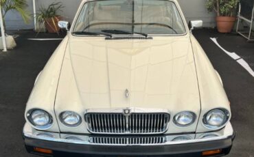 Jaguar-xj-series-1987-7