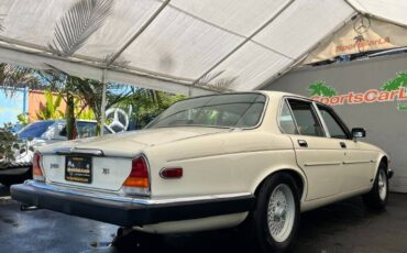 Jaguar-xj-series-1987-9