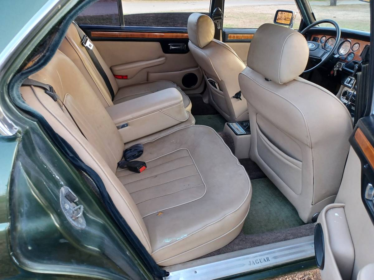 Jaguar-xj6-1982-2
