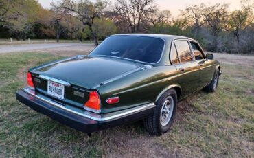 Jaguar-xj6-1982-22