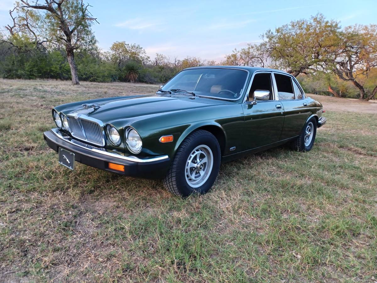 Jaguar-xj6-1982-4