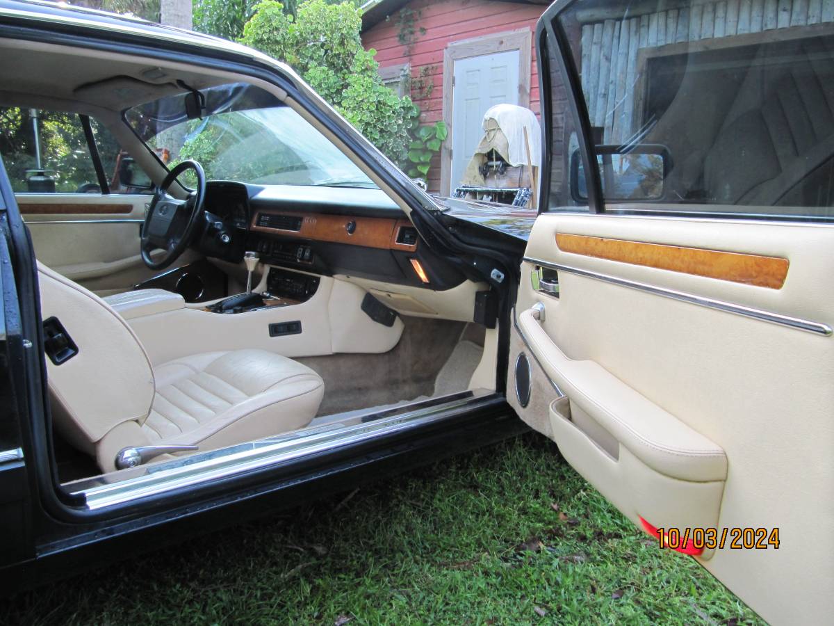 Jaguar-xjs-1991-3